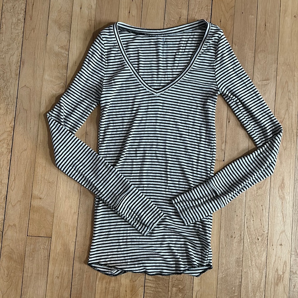 American Eagle Long Sleeve Shirt.
